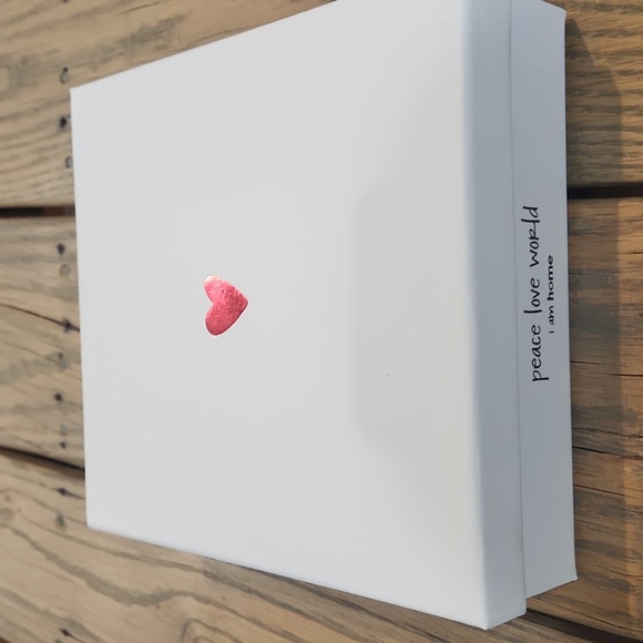 NWT peace love world ceramic trinket dishes in a beautiful boxed presentation. - Picture 6 of 7